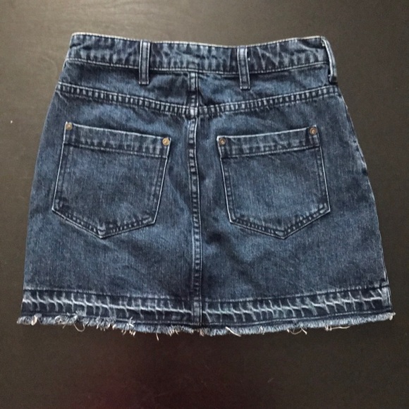 💫FREE PEOPLE💫 DENIM MINI SKIRT - Picture 2 of 4